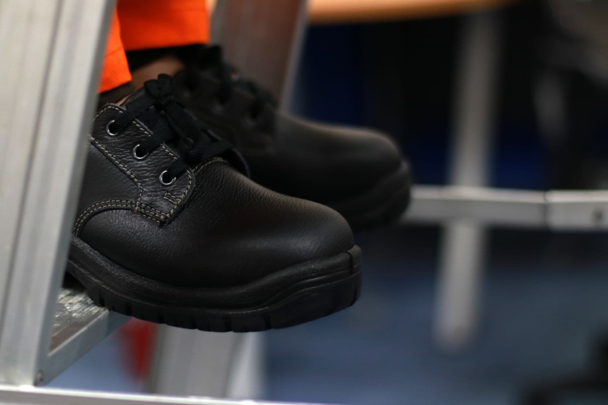 Pourquoi les bottes de sécurité sont essentielles pour chaque agent de sécurité ?